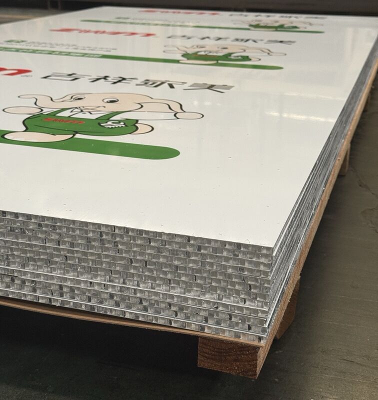 Алюминиевая панель для потолков, крыш, внутренних и наружных стен и т.д.