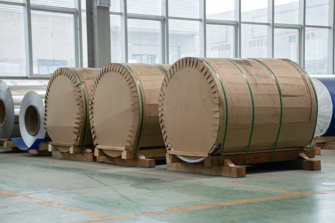 0.18 мм Ультратонкая глянцевая PE / PVDF покрытая алюминиевая катушка для печати вывесок